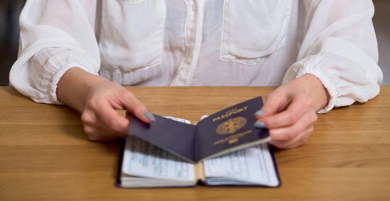 Vai drīkst lidot ar beigušos pasi līdz 2026. gada janvārim? Aktuāli noteikumi